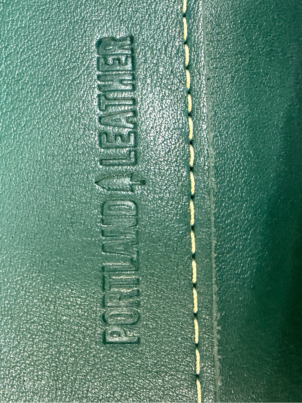Portland leather Metro, mini Crossbody sea glass, green leather magnetic closure - Picture 7 of 12